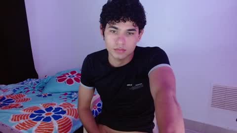 Snapshot of zyrosxk chatting on January 12, 5:45 am antonio felipe online show from January 12, 5:45 am