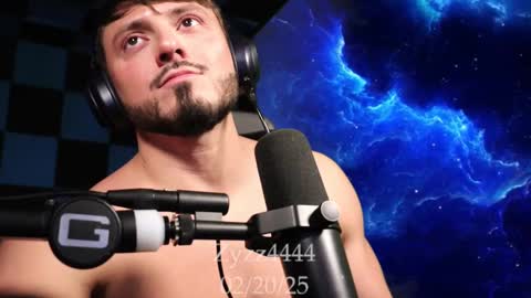 Snapshot of zyzz4444 chatting on February 21, 4:18 am Greek God online show from February 21, 4:18 am
