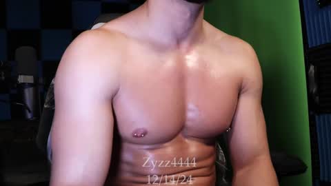 Snapshot of zyzz4444 chatting on December 15, 4:40 am Greek God online show from December 15, 4:40 am