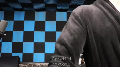 Snapshot of zyzz4444 chatting on December 29, 3:54 am Greek God online show from December 29, 3:54 am