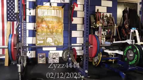 Snapshot of zyzz4444 chatting on February 13, 1:50 am Greek God online show from February 13, 1:50 am