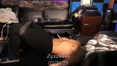 Snapshot of zyzz4444 chatting on March 1, 1:00 am Greek God online show from March 1, 1:00 am