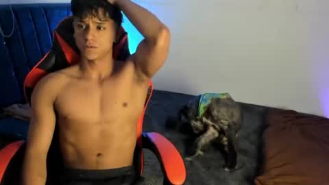 zyzz_1812 online show from June 10, 3:19 am