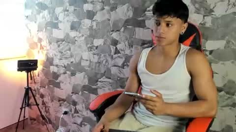 zyzz_1812 online show from June 26, 7:05 pm