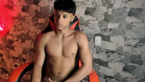 zyzz_1812 online show from June 18, 5:09 am