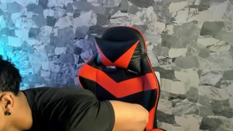zyzz_1812 online show from May 19, 2:12 pm