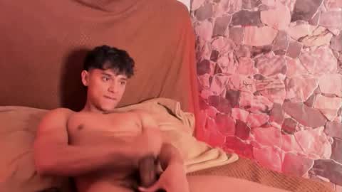 zyzz_1812 online show from February 2, 3:16 am