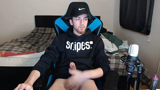 AlbanerYaro45 online show from March 5, 9:06 pm