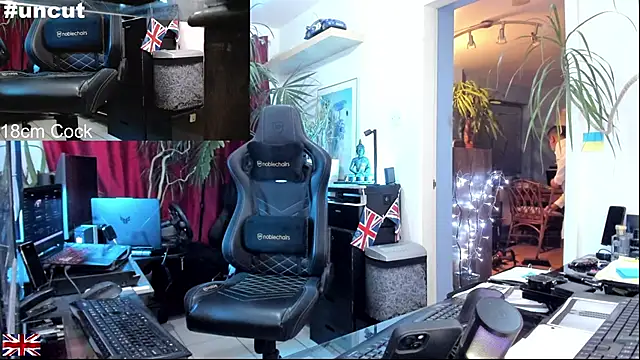 Snapshot of OnlineBossUK chatting on October 20, 10:24 pm OnlineBossUK online show from October 20, 10:24 pm