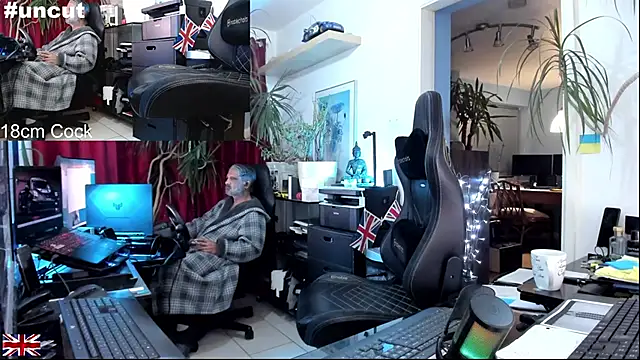 Snapshot of OnlineBossUK chatting on October 25, 11:06 pm OnlineBossUK online show from October 25, 11:06 pm