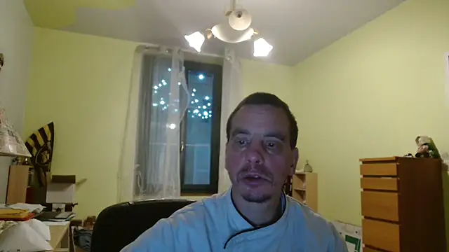 Snapshot of cloupefun chatting on December 17, 5:29 am cloupefun online show from December 17, 5:29 am