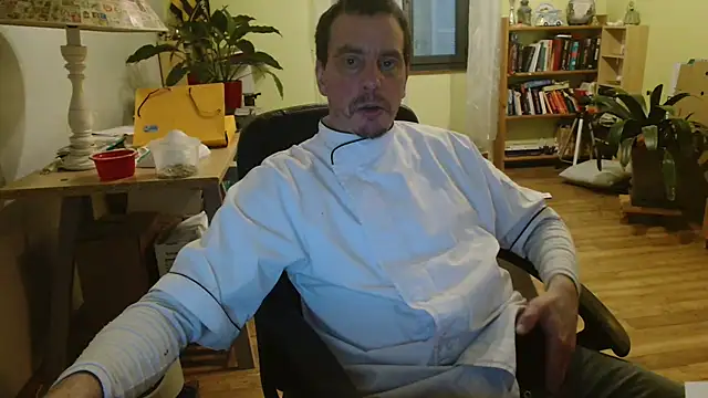 Snapshot of cloupefun chatting on January 10, 5:15 am cloupefun online show from January 10, 5:15 am