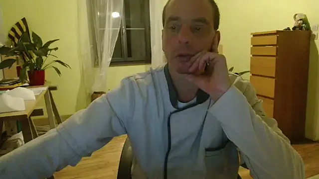 Snapshot of cloupefun chatting on December 5, 4:31 am cloupefun online show from December 5, 4:31 am
