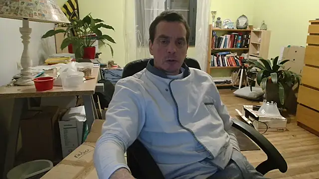 Snapshot of cloupefun chatting on January 18, 5:03 am cloupefun online show from January 18, 5:03 am