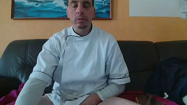 Snapshot of cloupefun chatting on February 18, 12:39 pm cloupefun online show from February 18, 12:39 pm