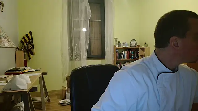 Snapshot of cloupefun chatting on December 12, 4:48 am cloupefun online show from December 12, 4:48 am