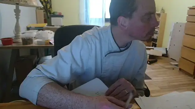 Snapshot of cloupefun chatting on March 12, 7:13 am cloupefun online show from March 12, 7:13 am