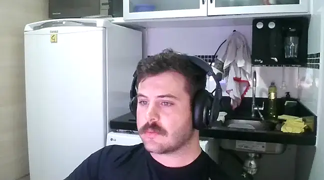 Snapshot of xk90072 chatting on February 11, 4:24 pm xk90072 online show from February 11, 4:24 pm