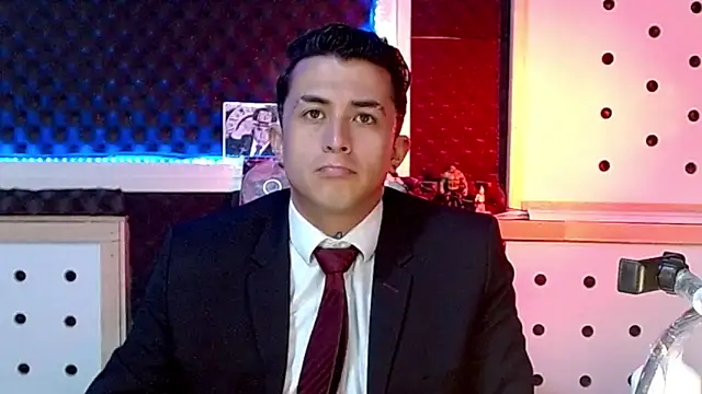 Snapshot of Darko0717 chatting on December 7, 2:35 pm Darko0717 online show from December 7, 2:35 pm