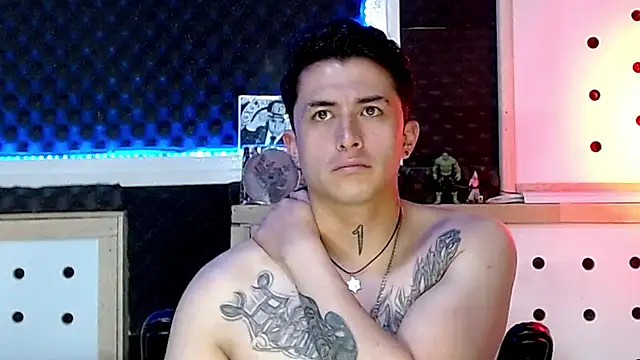 Snapshot of Darko0717 chatting on December 23, 1:18 am Darko0717 online show from December 23, 1:18 am