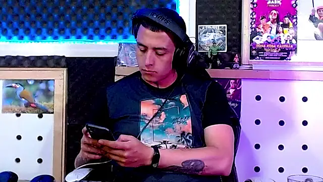 Snapshot of Darko0717 chatting on March 10, 11:27 pm Darko0717 online show from March 10, 11:27 pm