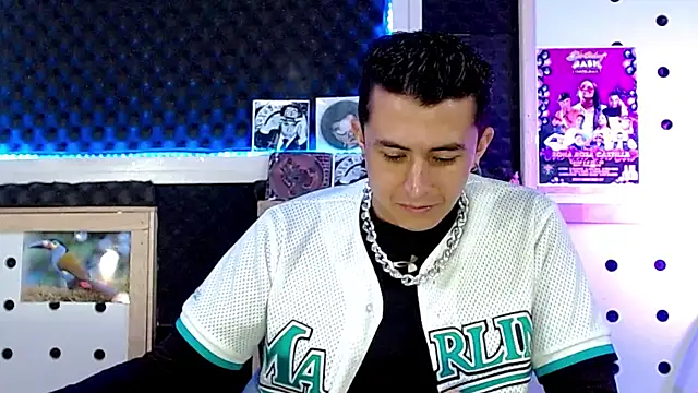 Snapshot of Darko0717 chatting on January 23, 3:43 pm Darko0717 online show from January 23, 3:43 pm