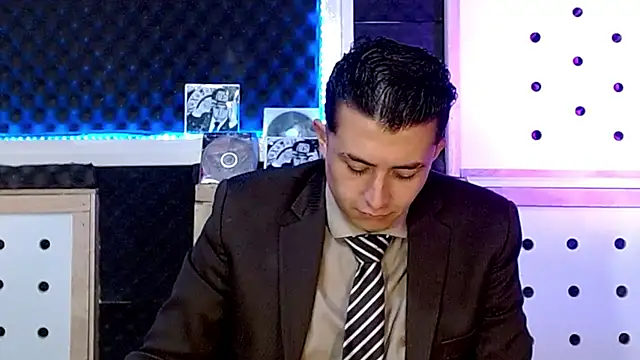 Snapshot of Darko0717 chatting on December 3, 3:22 pm Darko0717 online show from December 3, 3:22 pm