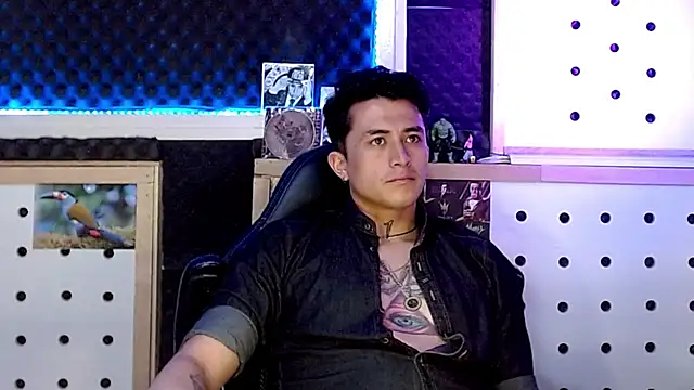 Snapshot of Darko0717 chatting on December 30, 1:15 am Darko0717 online show from December 30, 1:15 am