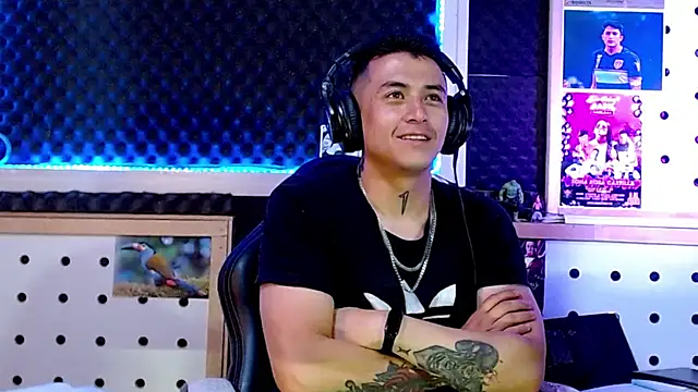 Snapshot of Darko0717 chatting on February 11, 1:41 am Darko0717 online show from February 11, 1:41 am
