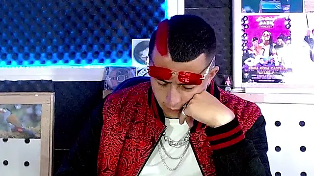 Snapshot of Darko0717 chatting on March 18, 9:10 pm Darko0717 online show from March 18, 9:10 pm