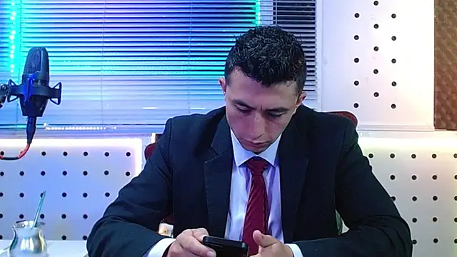 Darko0717 online show from April 20, 2:30 pm