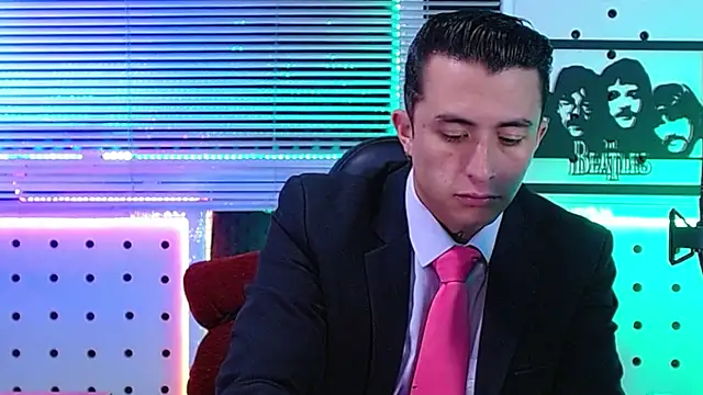 Darko0717 online show from June 19, 1:38 pm