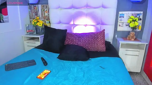 cinthya walker1 online show from March 31, 2:41 pm