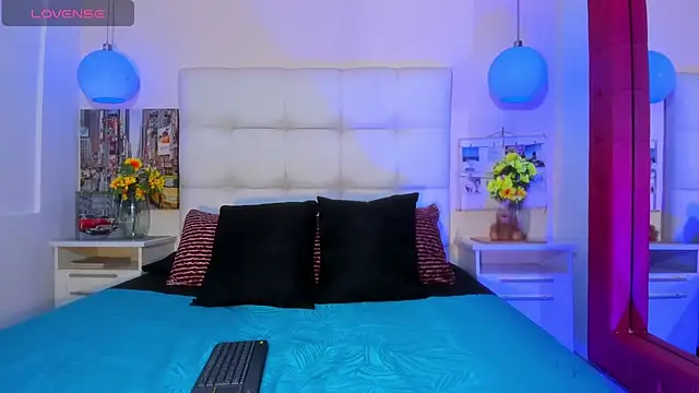 cinthya walker1 online show from April 6, 2:29 pm