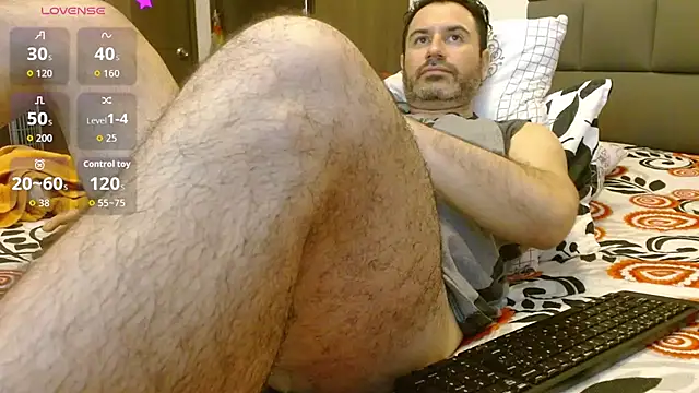 Snapshot of rodrher81 chatting on October 11, 11:14 am rodrher81 online show from October 11, 11:14 am