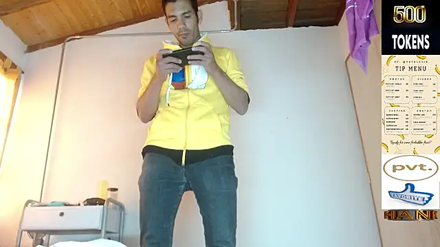 JohanyLatino online show from May 12, 10:07 pm