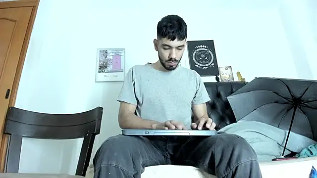 JohanyLatino online show from February 25, 12:13 pm