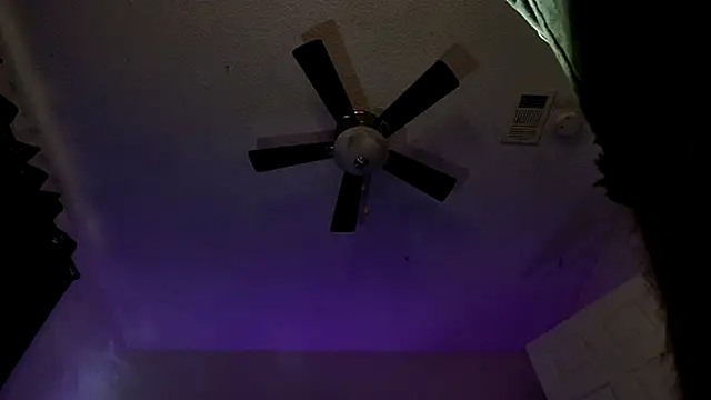 Snapshot of BDDuncanAbaddon chatting on October 31, 5:49 pm BDDuncanAbaddon online show from October 31, 5:49 pm