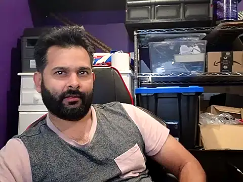 Snapshot of Sakhtlaundaz chatting on October 11, 10:47 pm Sakhtlaundaz online show from October 11, 10:47 pm