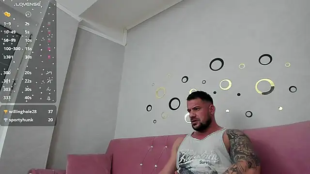 Snapshot of musclemonster31 chatting on February 2, 7:30 am musclemonster31 online show from February 2, 7:30 am