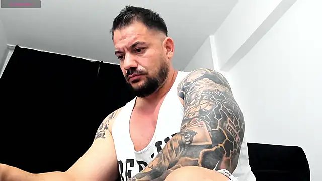 Snapshot of musclemonster31 chatting on October 15, 3:19 pm musclemonster31 online show from October 15, 3:19 pm