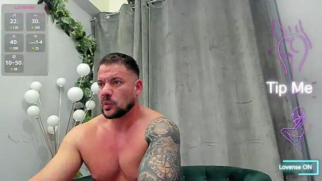 Snapshot of musclemonster31 chatting on March 18, 9:10 pm musclemonster31 online show from March 18, 9:10 pm