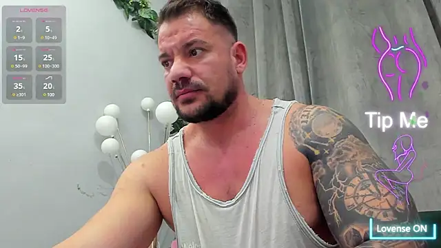 Snapshot of musclemonster31 chatting on March 8, 6:09 am musclemonster31 online show from March 8, 6:09 am