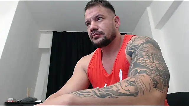 Snapshot of musclemonster31 chatting on December 27, 2:58 am musclemonster31 online show from December 27, 2:58 am