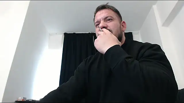 Snapshot of musclemonster31 chatting on January 7, 12:59 pm musclemonster31 online show from January 7, 12:59 pm