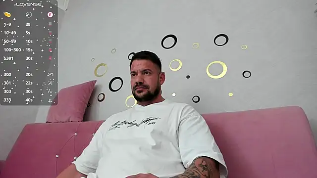 Snapshot of musclemonster31 chatting on January 15, 9:30 pm musclemonster31 online show from January 15, 9:30 pm