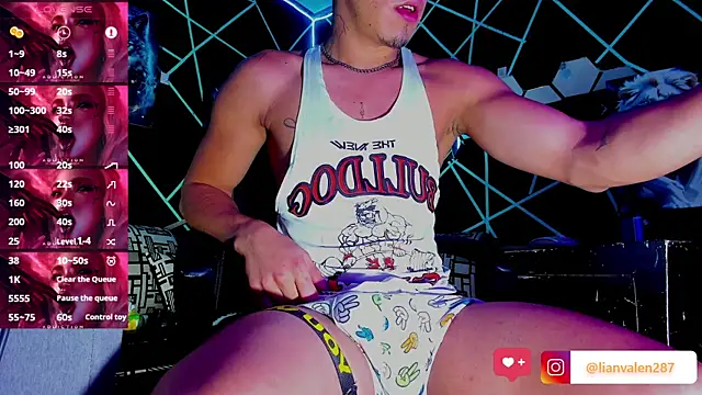 Snapshot of IanValencia_ chatting on January 21, 2:44 am IanValencia online show from January 21, 2:44 am