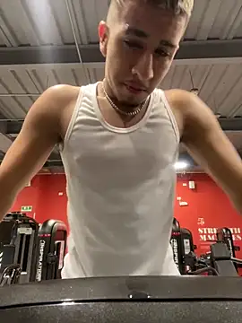 Snapshot of IanValencia_ chatting on December 31, 8:37 am IanValencia online show from December 31, 8:37 am