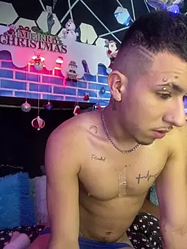 Snapshot of IanValencia_ chatting on December 6, 8:37 am IanValencia online show from December 6, 8:37 am