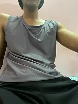 Snapshot of CALVINXXX chatting on December 18, 11:40 pm CALVINXXX online show from December 18, 11:40 pm